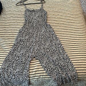 GAP Navy Jumpsuit Large, Gently Worn! Missing neck tags.